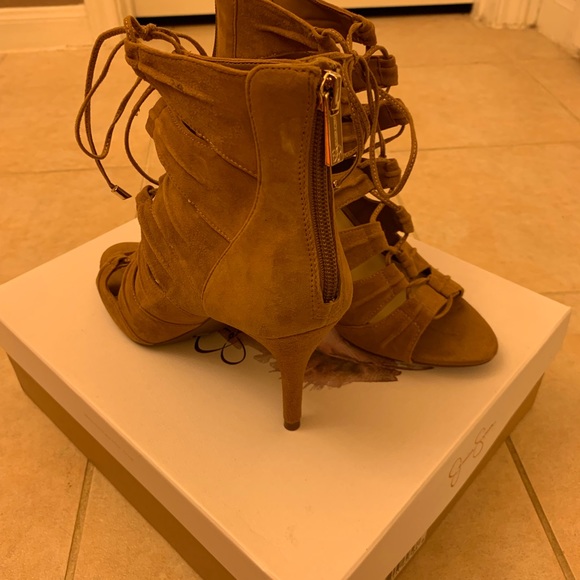 Jessica Simpson high heel - Picture 2 of 4